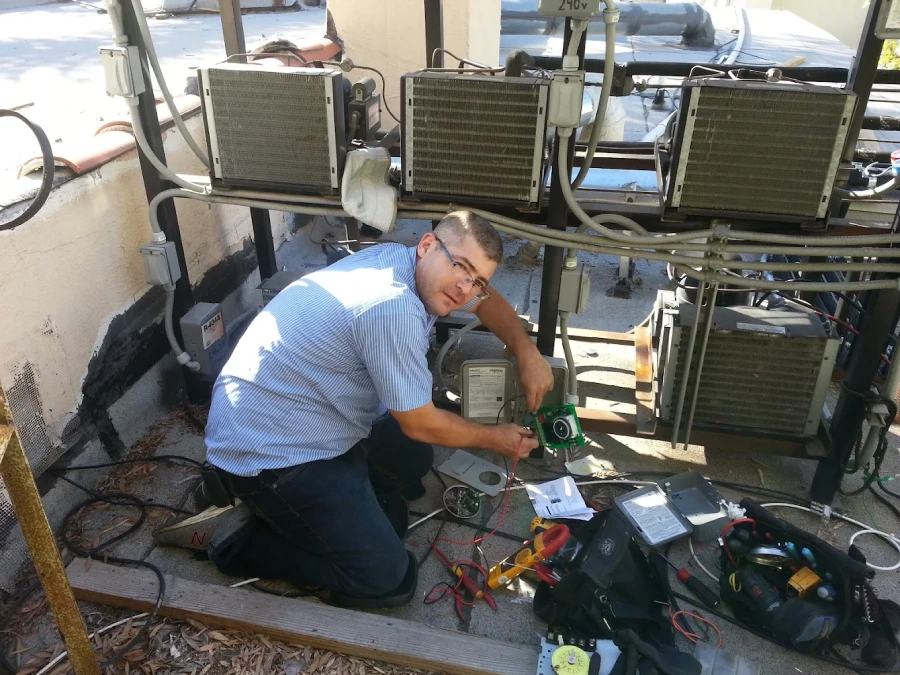 Technican Fixing